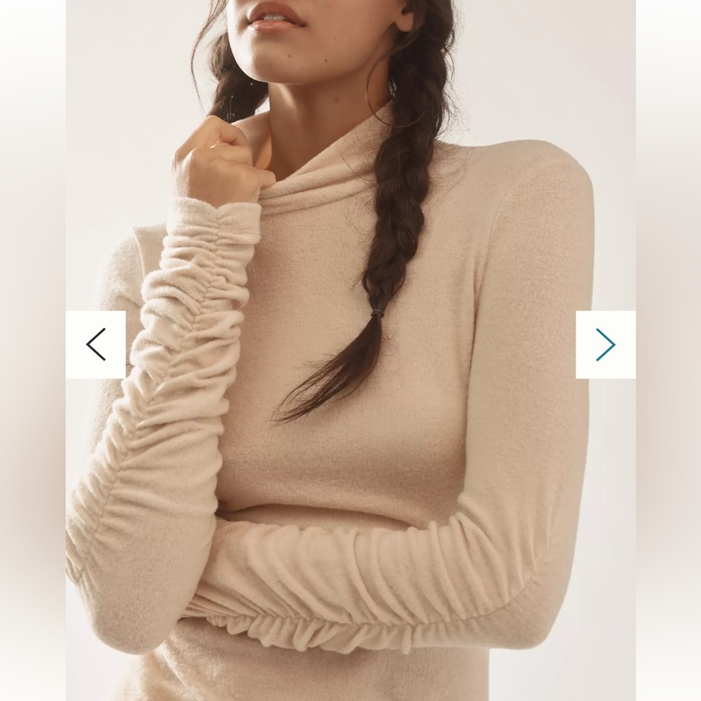 BODY lightweight turtleneck wool sweater